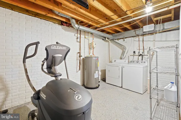 $2,850 | 8483 Laurel Oak Drive, Springfield, VA 22153