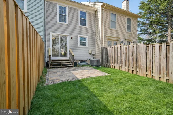 $2,850 | 8483 Laurel Oak Drive, Springfield, VA 22153