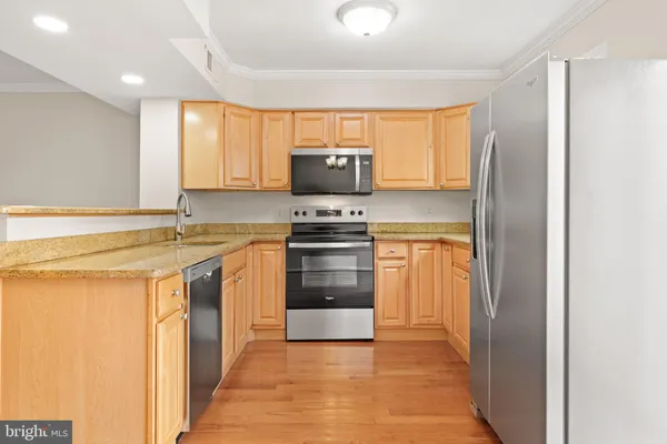 $2,850 | 8483 Laurel Oak Drive, Springfield, VA 22153