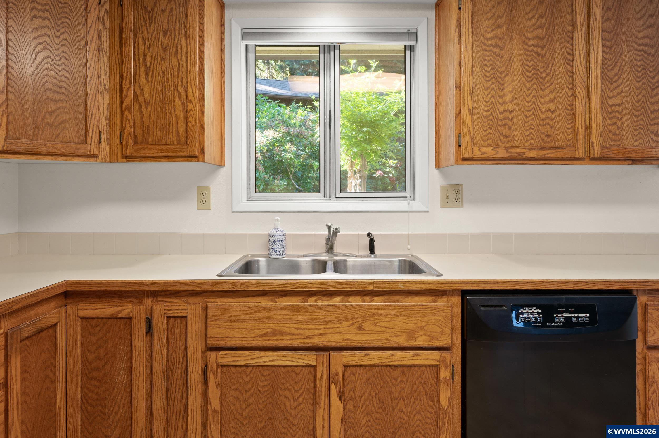 41886 Deerhorn Road Springfield, OR 97478 - Photo 12 of 49