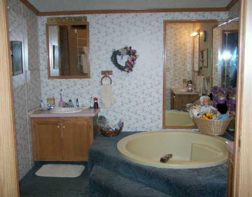 314 Cornetti Road Fenelton, PA 16034 - Photo 6 of 8 Master Bath/Spa.