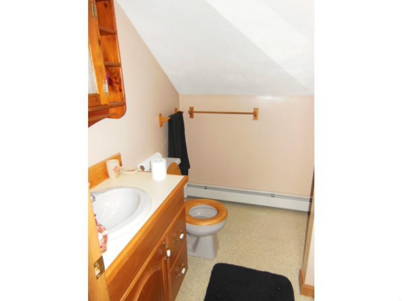566 Knotty Oak Road Coventry, RI 02816 - Photo 20 of 23 Bathroom.