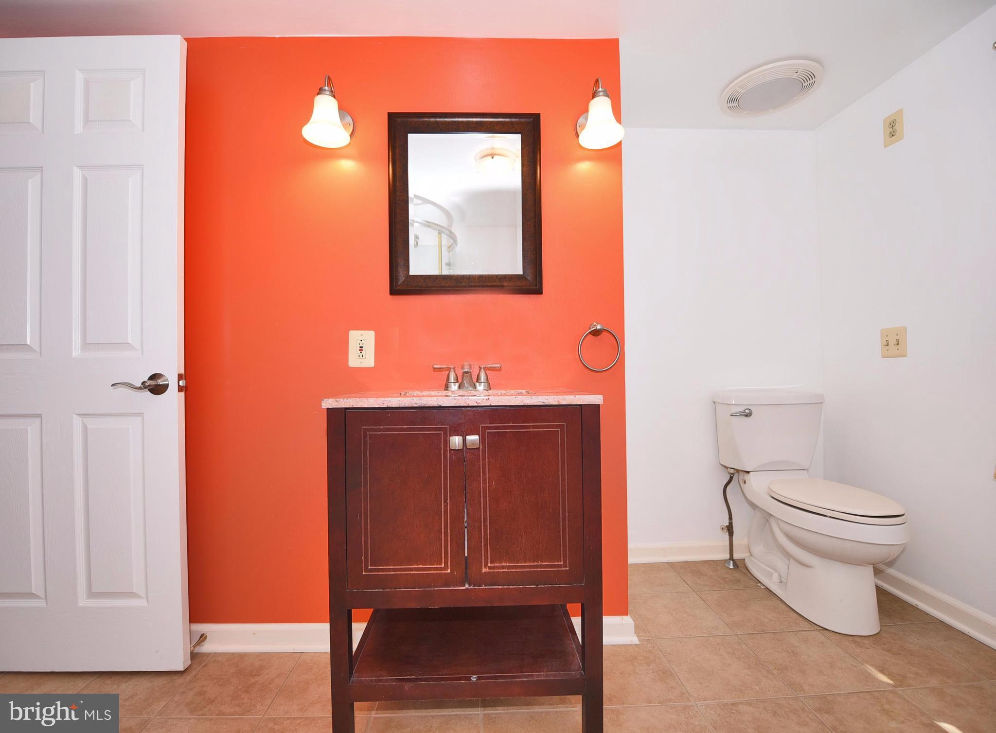 2401 Burridge Road Baltimore, MD 21234 - Photo 14 of 27 Bath