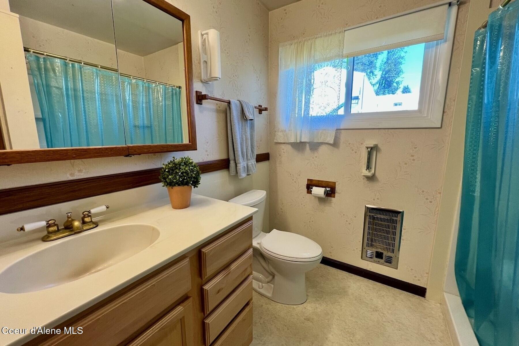 321 High Street Priest River, ID 83856 - Photo 17 of 33 Bathroom with Walk in Shower
