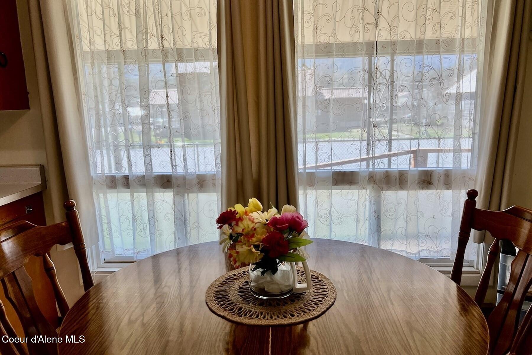 321 High Street Priest River, ID 83856 - Photo 20 of 33 Cozy Dining Area