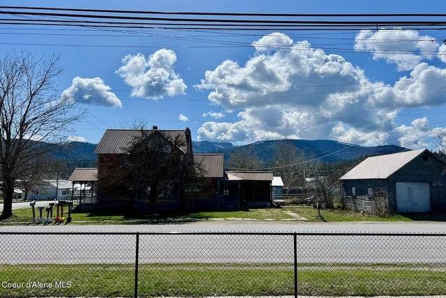 $395,000 | 321 High Street, Priest River, ID 83856