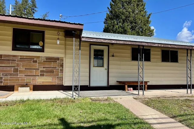 $395,000 | 321 High Street, Priest River, ID 83856