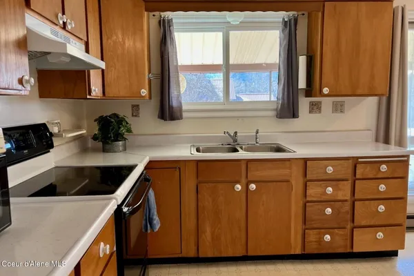 $360,000 | 321 High Street, Priest River, ID 83856