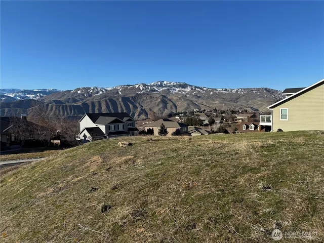 a view of a houses with a outdoor space