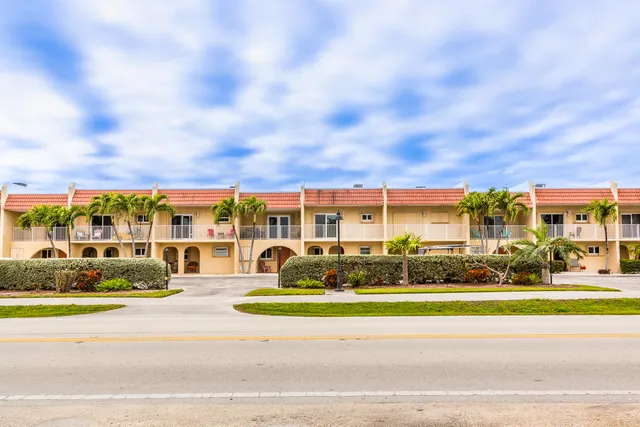 $585,000 | 423 Sombrero Beach Road, Unit 10, Marathon, FL 33050