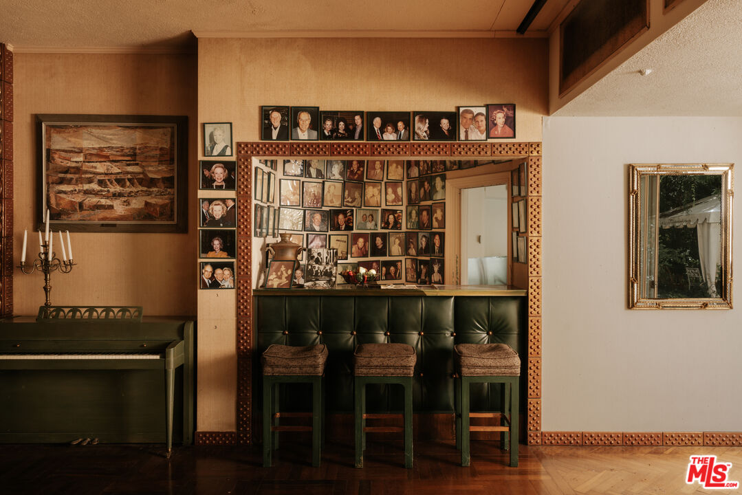 10934 Bellagio Road Los Angeles, CA 90077 - Photo 11 of 47