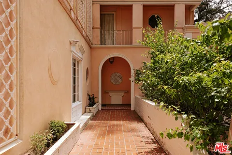 $13,200,000 | 10934 Bellagio Road, Los Angeles, CA 90077