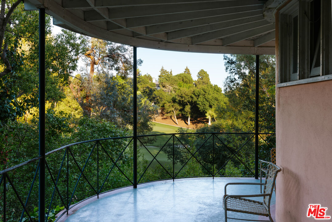 10934 Bellagio Road Los Angeles, CA 90077 - Photo 40 of 47