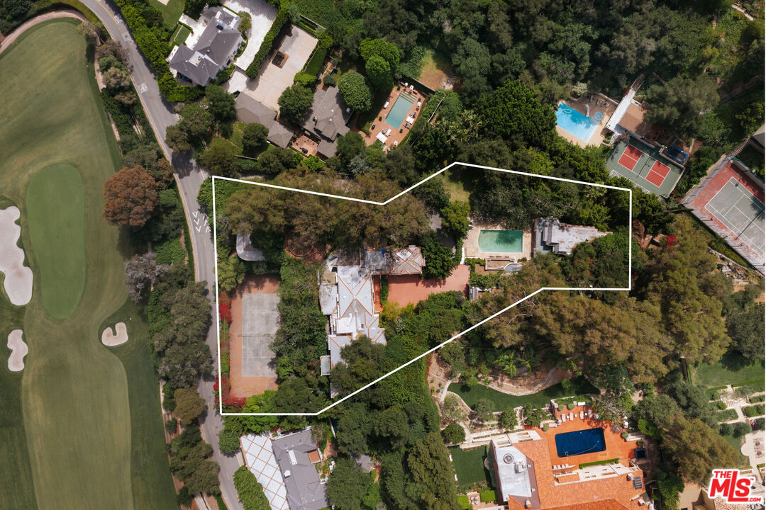 10934 Bellagio Road Los Angeles, CA 90077 - Photo 46 of 47