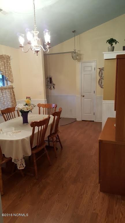 303 North Hampton Road Wilmington, NC 28409 - Photo 8 of 18 7 Dining