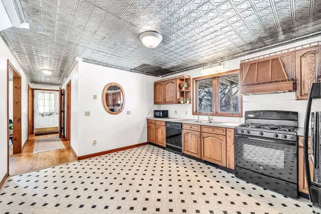 $299,000 | 229 Union Street, Westfield, MA 01085