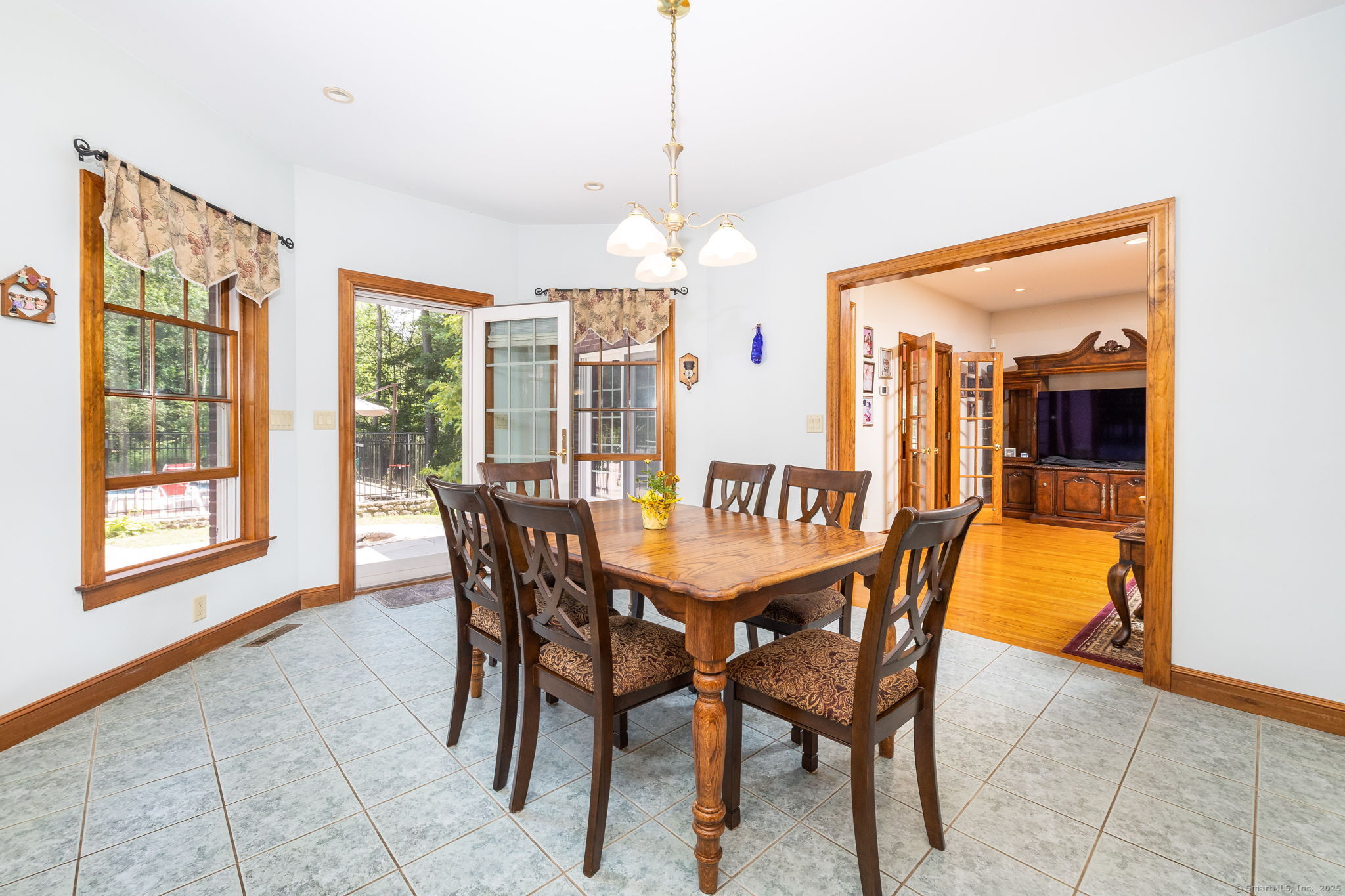 126 Cooke Road Wallingford, CT 06492 - Photo 12 of 39