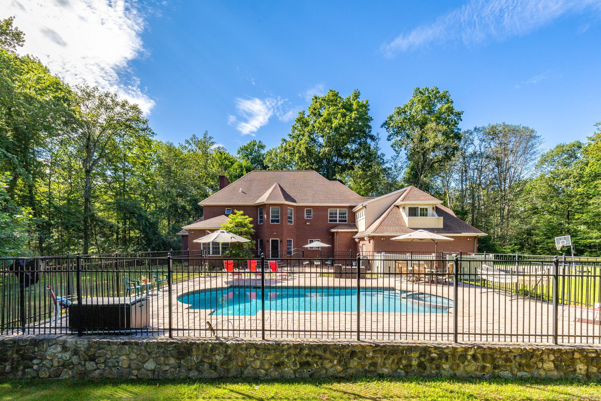 126 Cooke Road Wallingford, CT 06492 - Photo 16 of 39