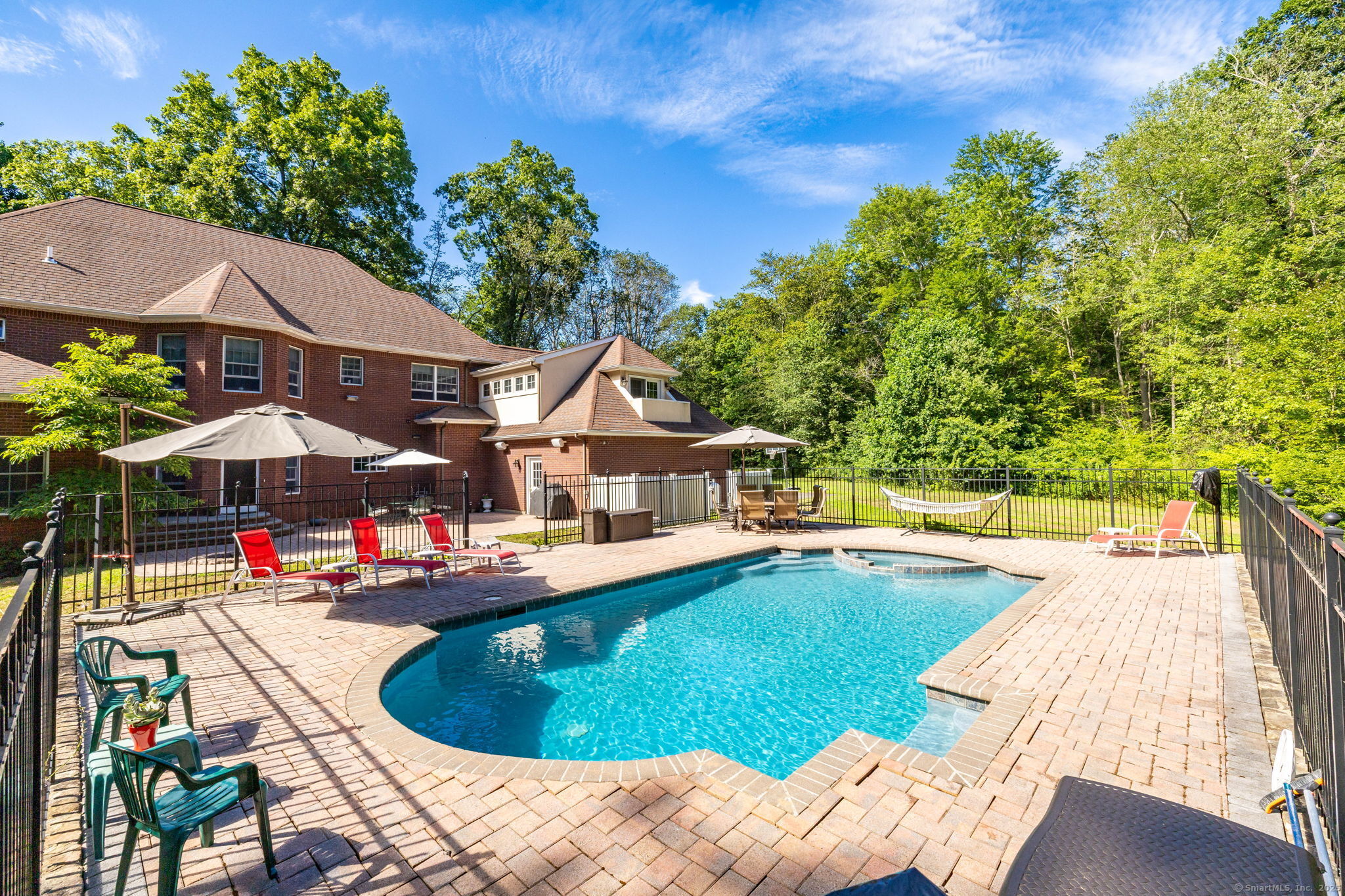 126 Cooke Road Wallingford, CT 06492 - Photo 17 of 39