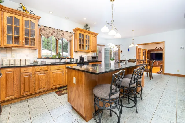 $879,000 | 126 Cooke Road, Wallingford, CT 06492