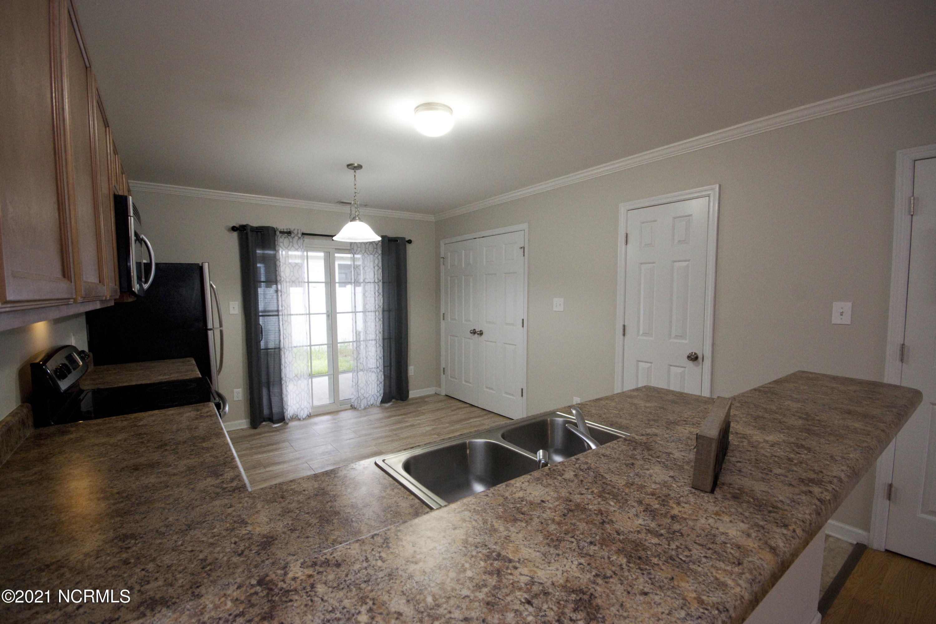 9009 Banister Loop Jacksonville, NC 28546 - Photo 9 of 35 DSC03146