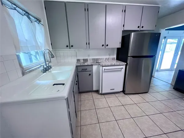 $4,500 | 2707 Northwest 4th Avenue, Gainesville, FL 32607