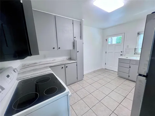 $4,500 | 2707 Northwest 4th Avenue, Gainesville, FL 32607