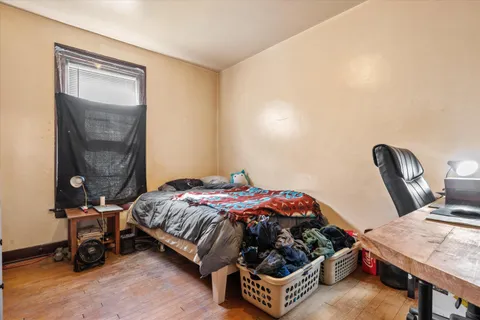 $299,000 | 518 East Lloyd Street, Unit 520, Milwaukee, WI 53212