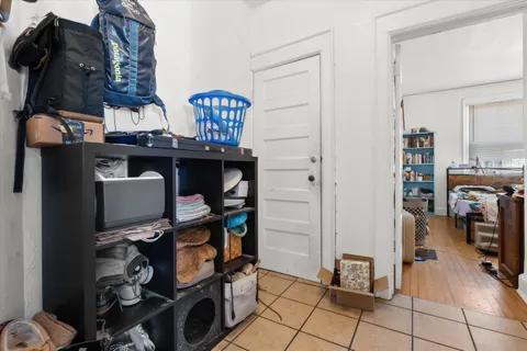 $299,000 | 518 East Lloyd Street, Unit 520, Milwaukee, WI 53212