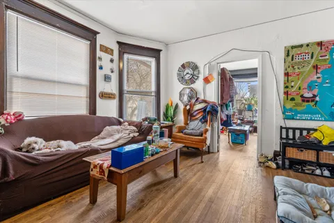 $299,000 | 518 East Lloyd Street, Unit 520, Milwaukee, WI 53212