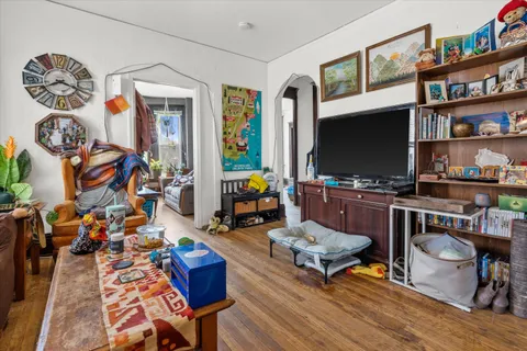 $299,000 | 518 East Lloyd Street, Unit 520, Milwaukee, WI 53212