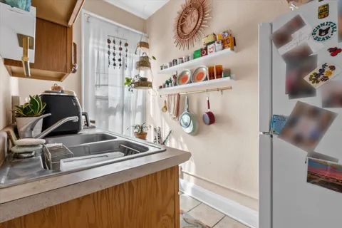 $299,000 | 518 East Lloyd Street, Unit 520, Milwaukee, WI 53212