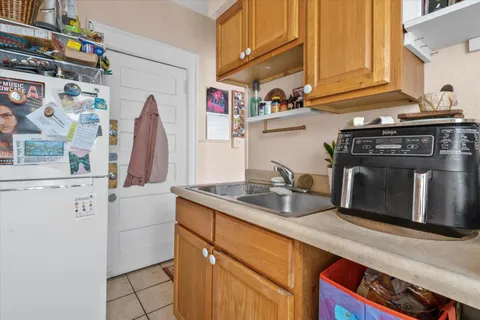 $299,000 | 518 East Lloyd Street, Unit 520, Milwaukee, WI 53212