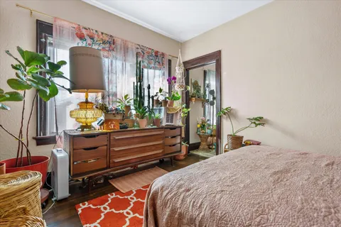 $299,000 | 518 East Lloyd Street, Unit 520, Milwaukee, WI 53212
