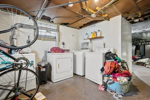 $299,000 | 518 East Lloyd Street, Unit 520, Milwaukee, WI 53212
