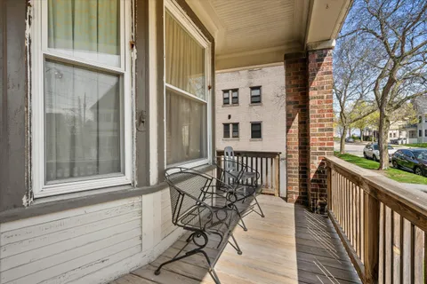 $299,000 | 518 East Lloyd Street, Unit 520, Milwaukee, WI 53212