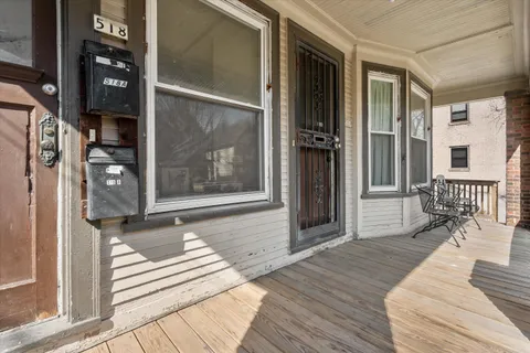$299,000 | 518 East Lloyd Street, Unit 520, Milwaukee, WI 53212