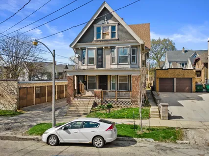 $299,000 | 518 East Lloyd Street, Unit 520, Milwaukee, WI 53212