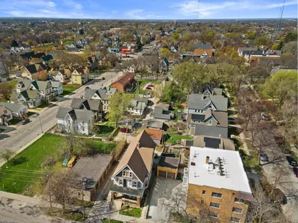 $299,000 | 518 East Lloyd Street, Unit 520, Milwaukee, WI 53212