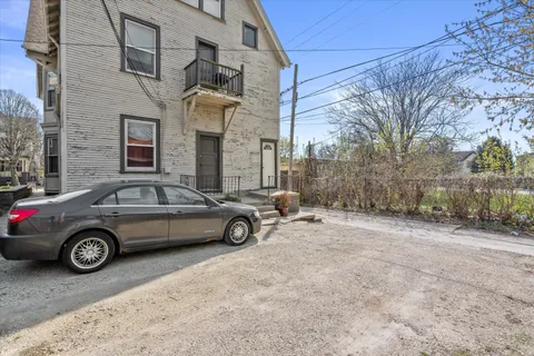 $299,000 | 518 East Lloyd Street, Unit 520, Milwaukee, WI 53212