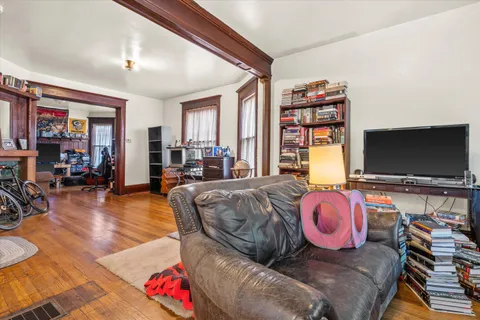 $299,000 | 518 East Lloyd Street, Unit 520, Milwaukee, WI 53212