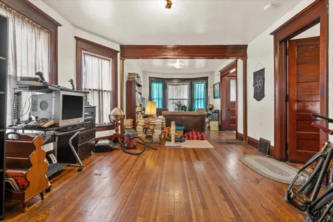 $299,000 | 518 East Lloyd Street, Unit 520, Milwaukee, WI 53212