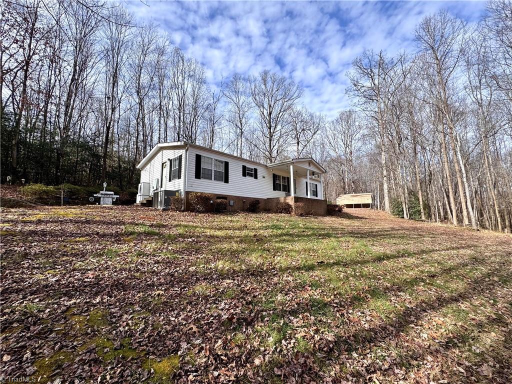 196 Guilford Road Harmony, NC 28634 - Photo 3 of 29