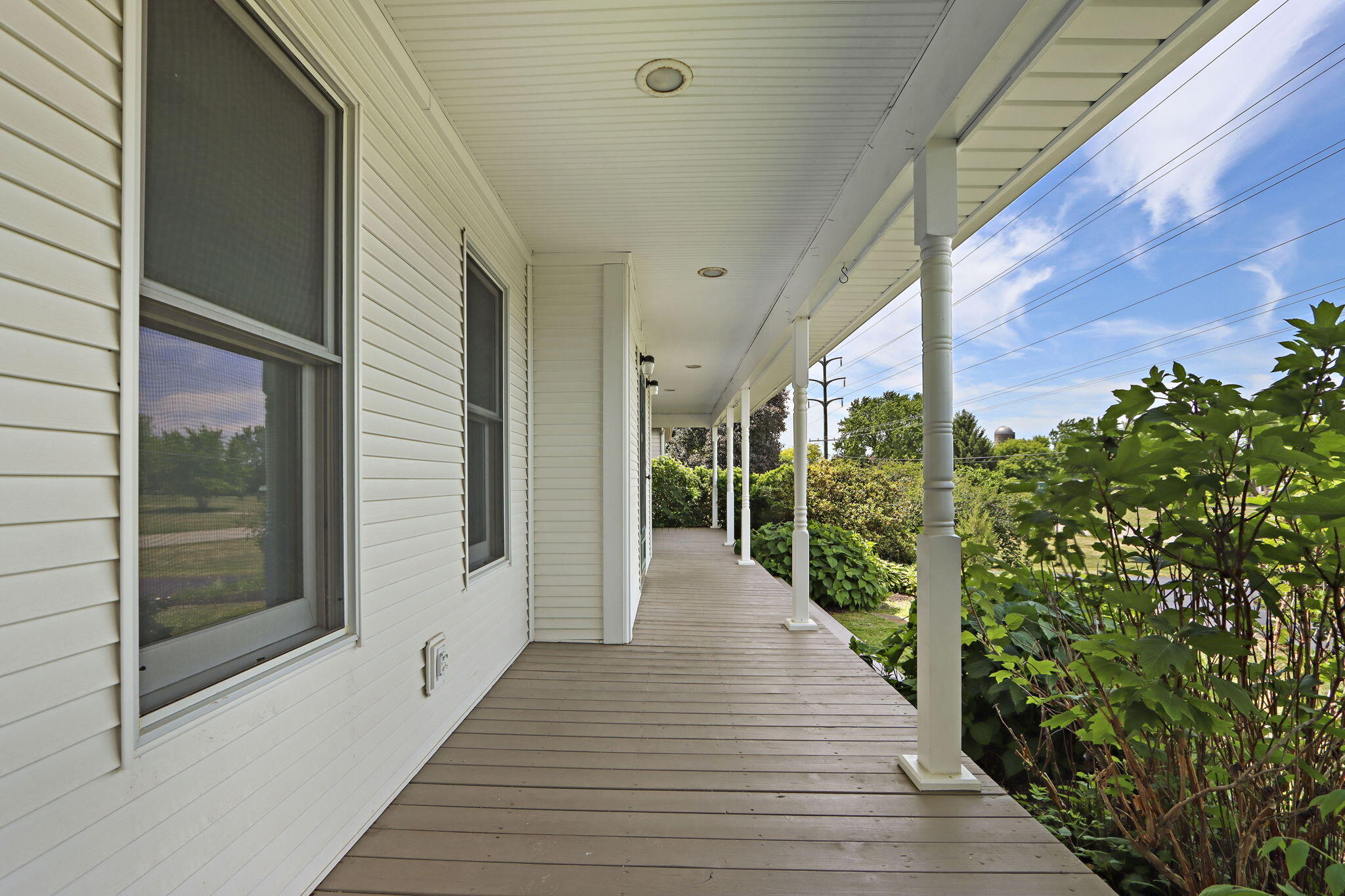 553 Twin Lakes Road Bloomfield, WI 53128 - Photo 29 of 43 wrap around deck