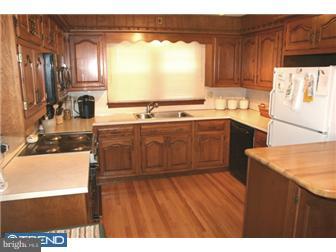 435 East Moyer Road Pottstown, PA 19464 - Photo 7 of 12 Kitchen