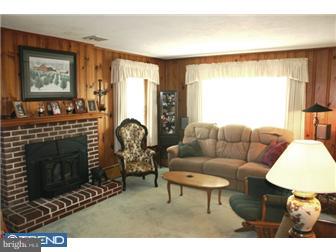 435 East Moyer Road Pottstown, PA 19464 - Photo 9 of 12 Living Room