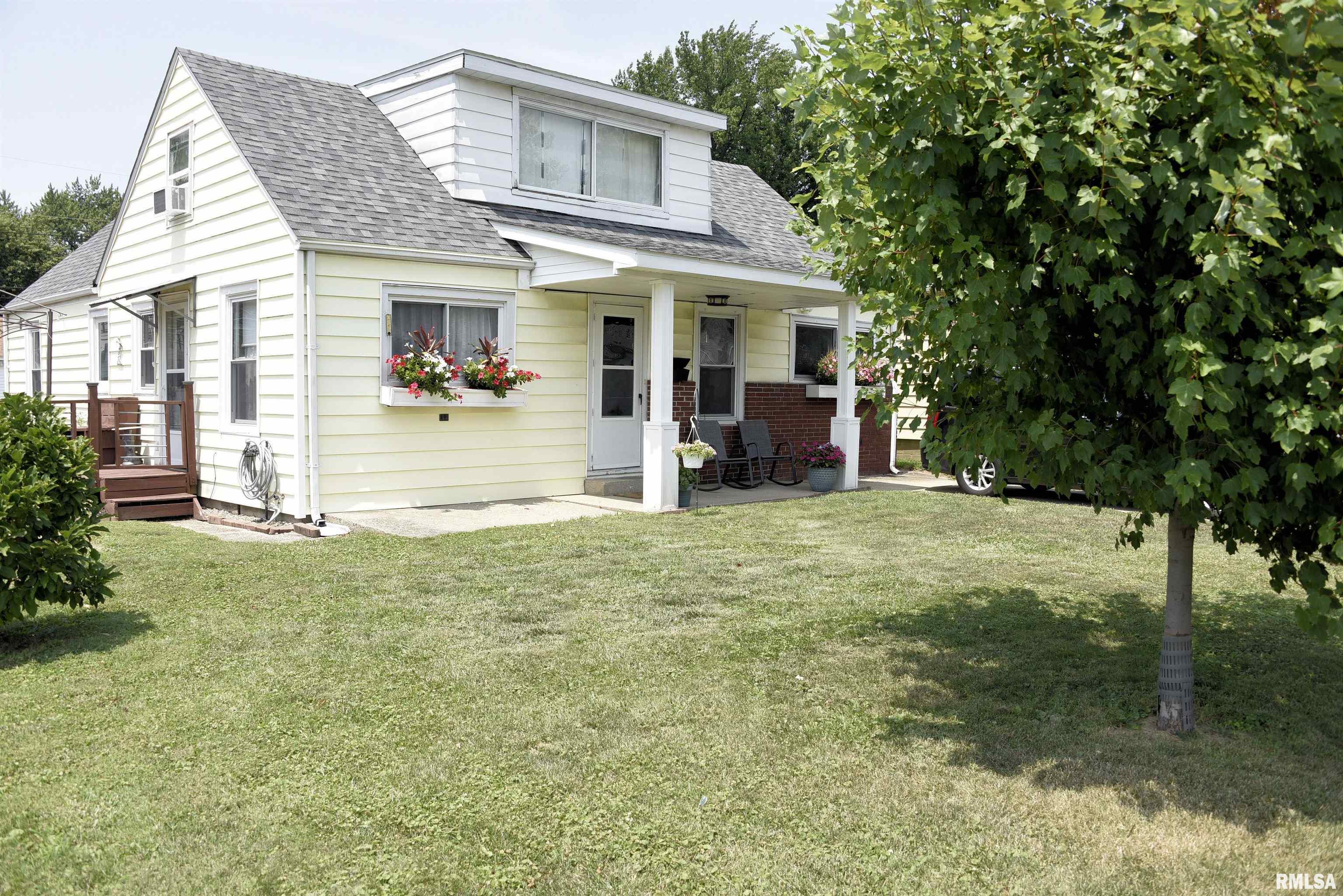 2021 North 21st Street Springfield, IL 62702 - Photo 1 of 24 Gallery Image 1