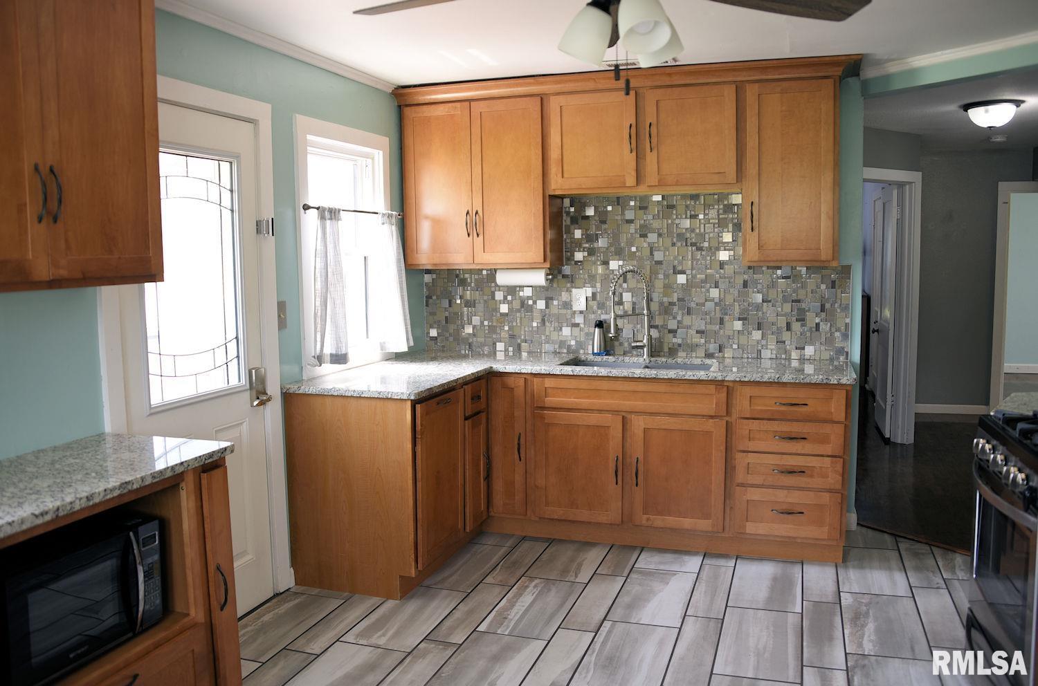 2021 North 21st Street Springfield, IL 62702 - Photo 6 of 24 Gallery Image 6