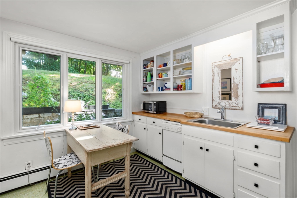 15 Hill Top Road Wellesley, MA 02482 - Photo 7 of 19 Gallery Image 7
