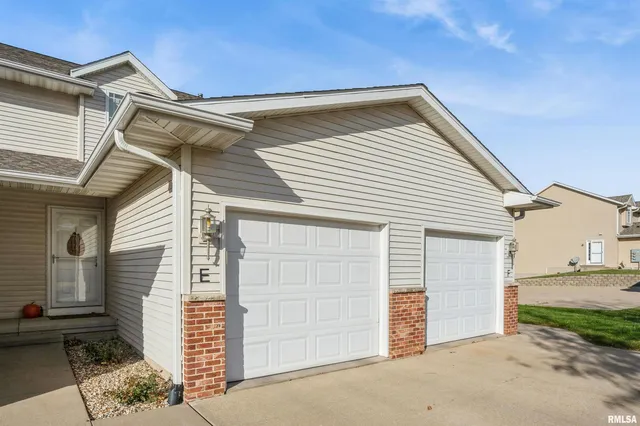 $165,000 | 3620 Banar Drive Southwest, Unit E, Cedar Rapids, IA 52404